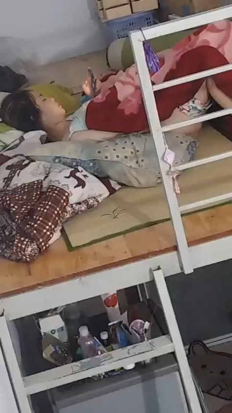 viet69 Quay Lén Em Gái Sinh Viên Thủ Dâm
